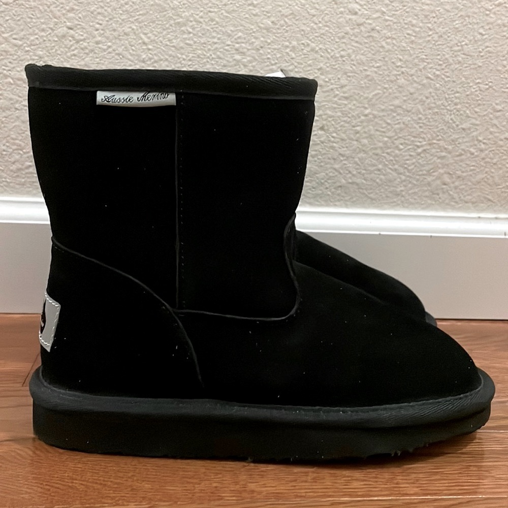 NWOT Aussie Merino Short Boot Black Size Y1